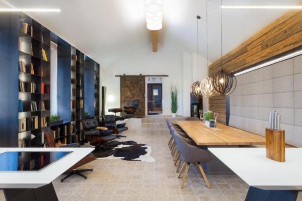 Bild 20 Langer Tisch